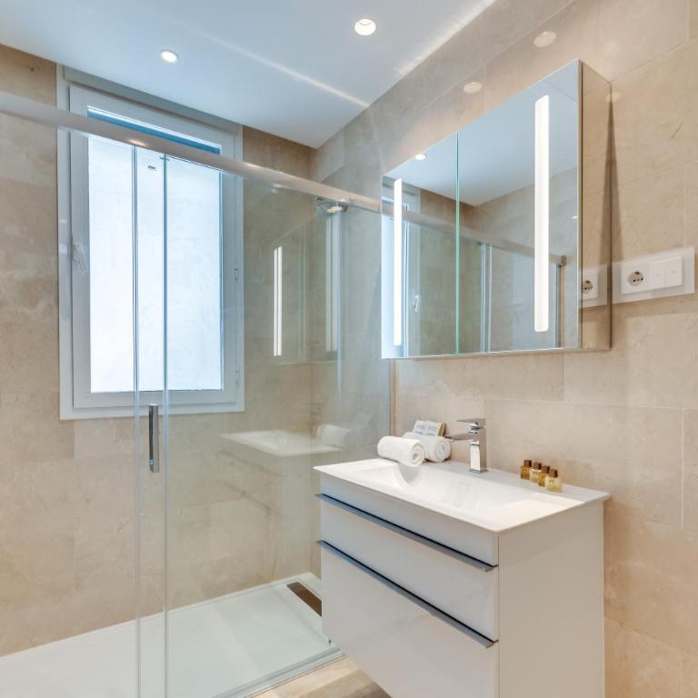 VACATION MARBELLA I Villa Velazquez, Newly-Built, Best Location in Marbella, 150m to the Beach, Heated Pool, Golden Mile, BBQ, World-Class Dining - Villa - 30