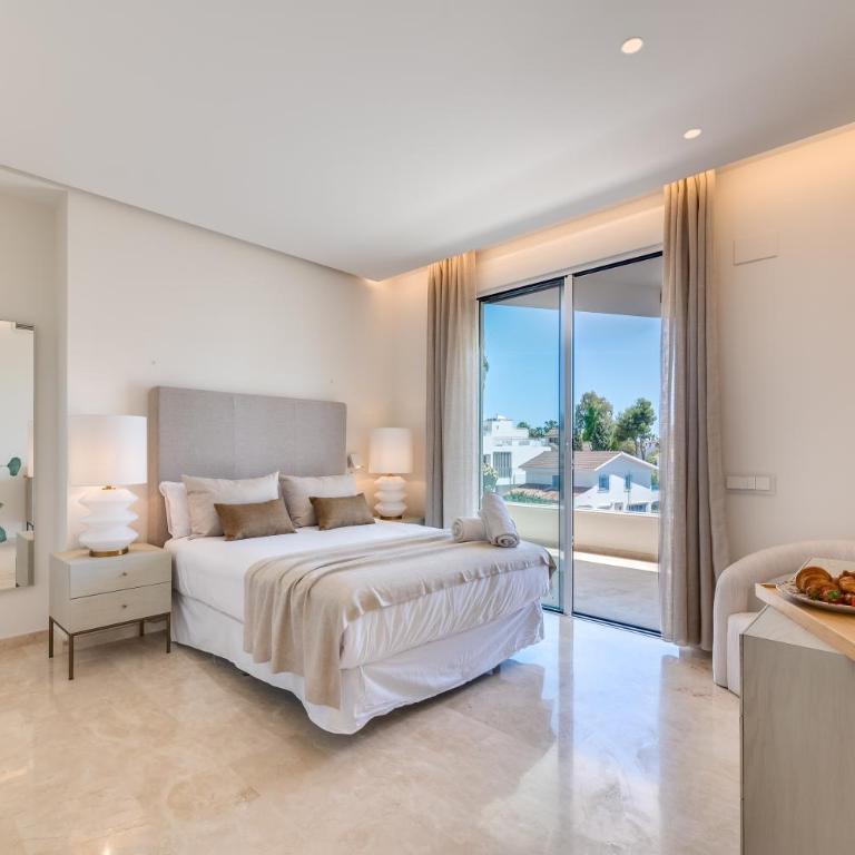 VACATION MARBELLA I Villa Velazquez, Newly-Built, Best Location in Marbella, 150m to the Beach, Heated Pool, Golden Mile, BBQ, World-Class Dining - Villa - 7