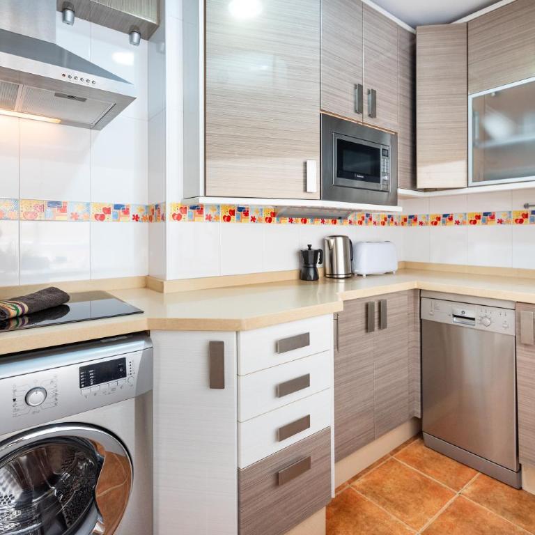 WintowinRentals Quiet Apartment, good location, free parking - Apartamento de 2 dormitorios - 17