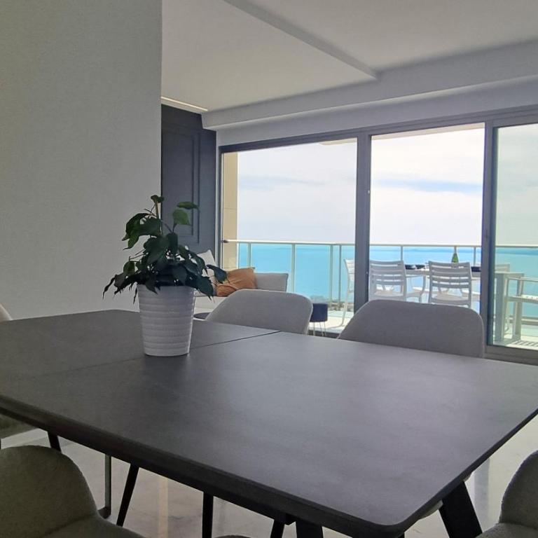 Skyline 37 Terraza con vista al mar - Two-Bedroom Apartment - 20