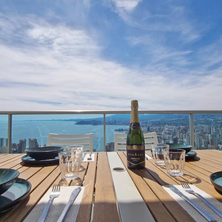 Skyline 37 Terraza con vista al mar - Two-Bedroom Apartment - 19
