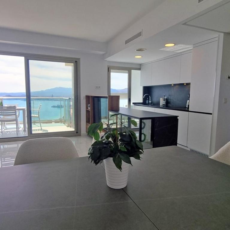 Skyline 37 Terraza con vista al mar - Two-Bedroom Apartment - 10