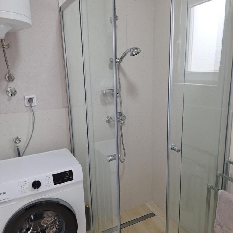 Apartment Novi-Solaris - One-Bedroom Apartment with Balcony and Mountain View - 44