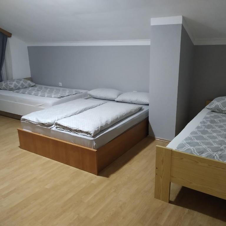 Apartment Edin - Apartment with Balcony - 4