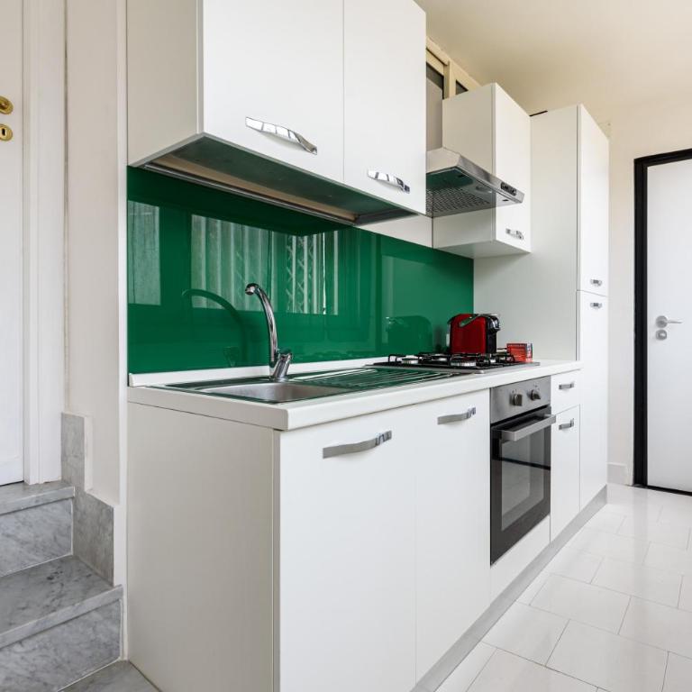 Amazing and central penthouse with terraces in the heart of Napoli - Two-Bedroom Apartment with Terrace and Sea View - 35