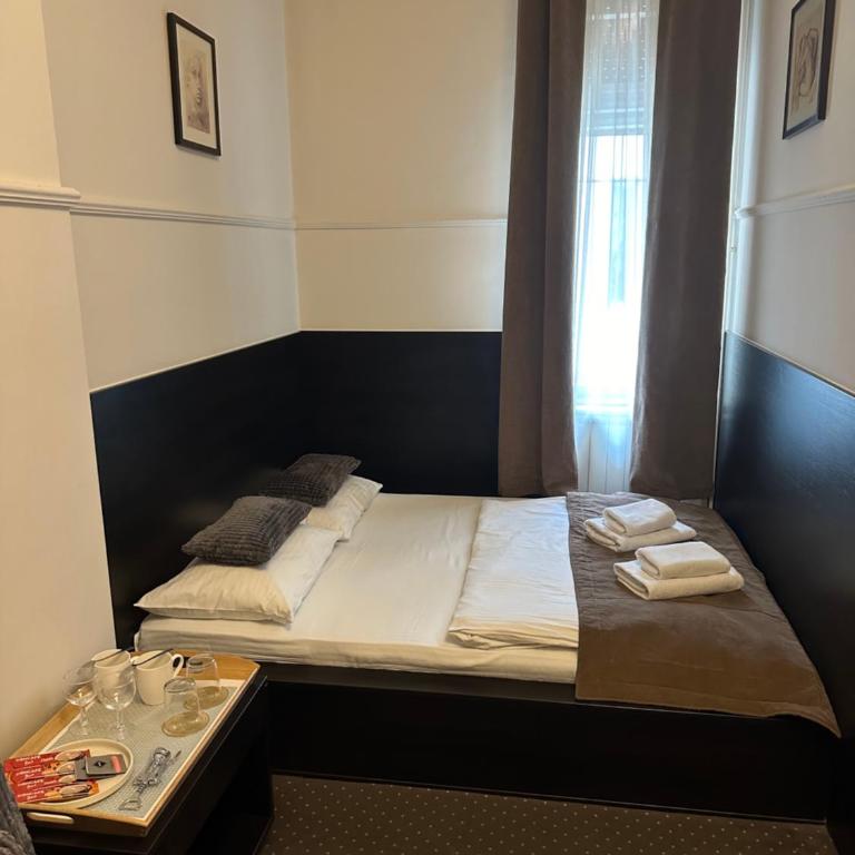 Top Central Rooms - Dvokrevetna Soba sa Bračnim Krevetom - 1