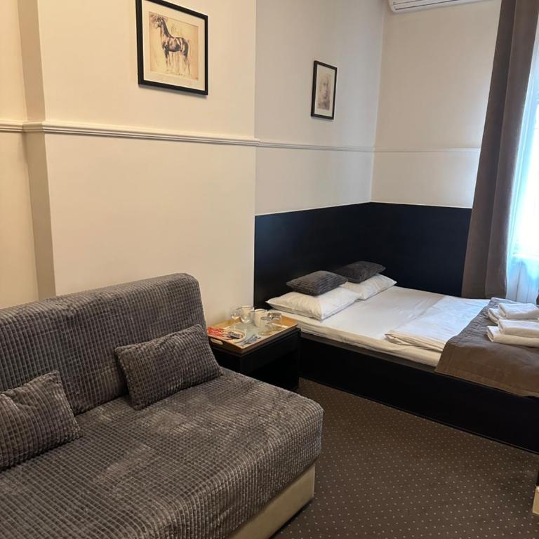 Top Central Rooms - Dvokrevetna Soba sa Bračnim Krevetom - 2