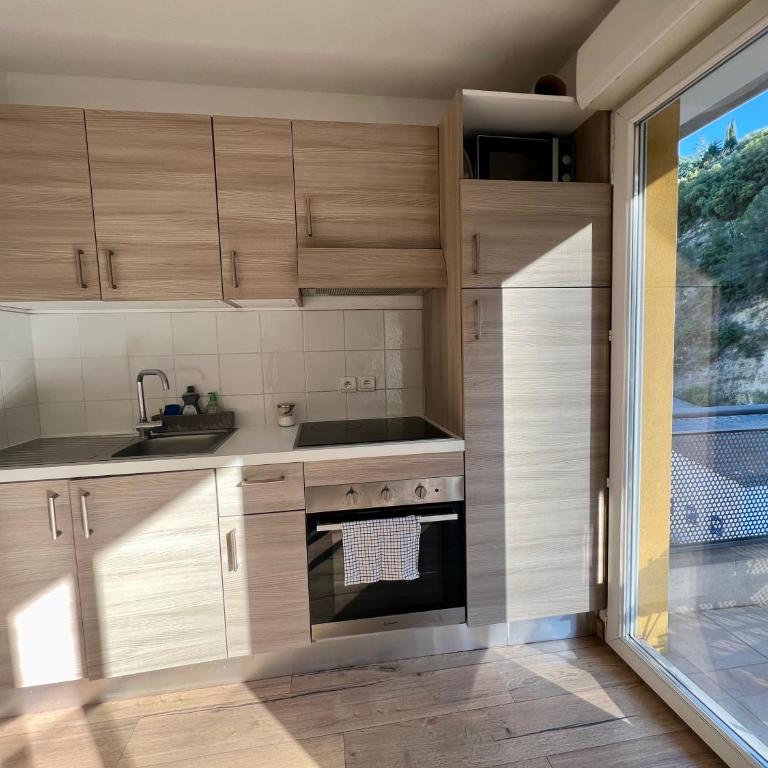 Magnificent renovated apartment, 2 rooms of 45 m2, close tothe sea, top floor, terrace - Appartement 1 Chambre - 15