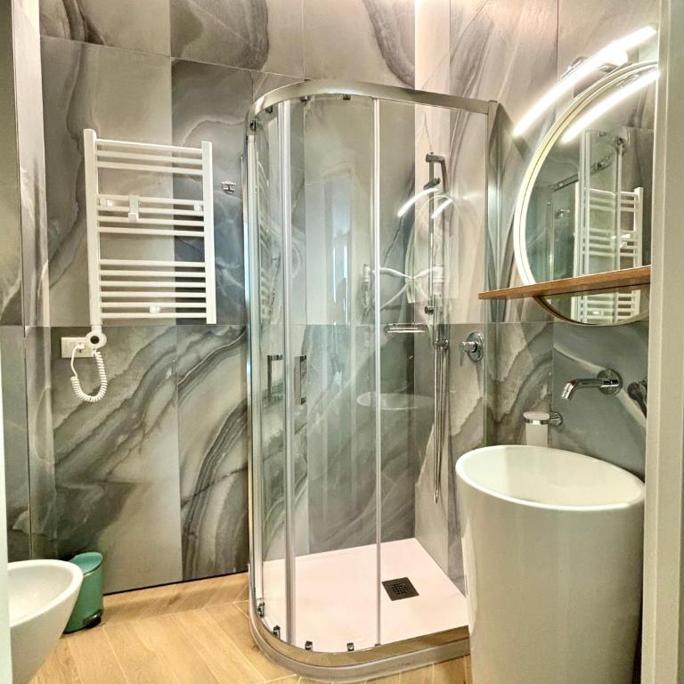 Reno Suite Bologna - Double Room with Private Bathroom - 2