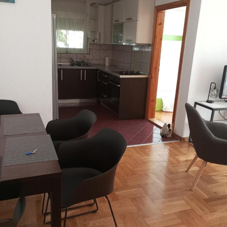 Apartman Nika - Two-Bedroom Apartment - 3