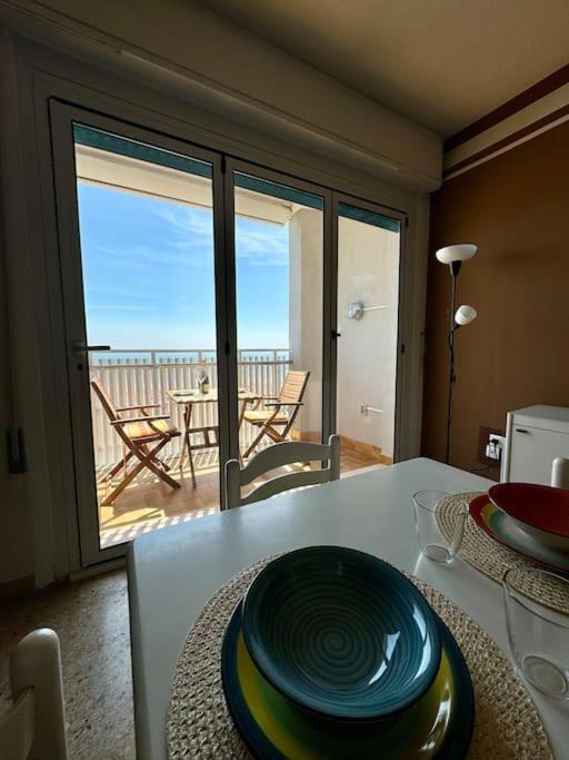 Scenografico fronte mare, 5 piano con terrazzo e P privato - Appartamento con 2 Camere da Letto - 4