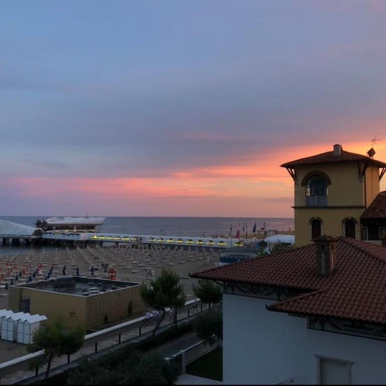Scenografico fronte mare, 5 piano con terrazzo e P privato - Appartamento con 2 Camere da Letto - 18