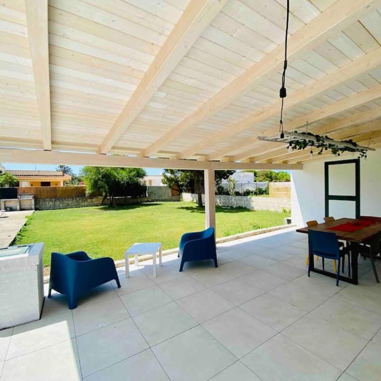 Villa a due passi dal Mare in pieno Relax - Three-Bedroom House - 12