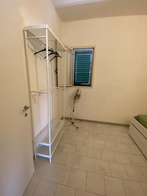Villa a due passi dal Mare in pieno Relax - Three-Bedroom House - 20