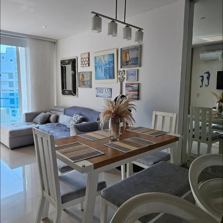 Apartamento con hermosa vista y frente a la playa - Two-Bedroom Apartment - 2