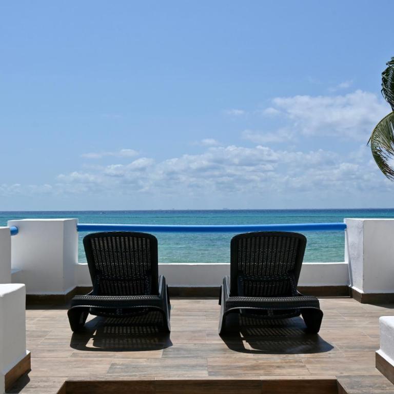 Pelicano Inn Playa del Carmen - Beachfront Hotel - Honeymoon Suite 218 - 1
