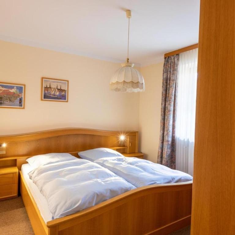 Appartementhaus Kastanie - Doppelzimmer mit Balkon - 14