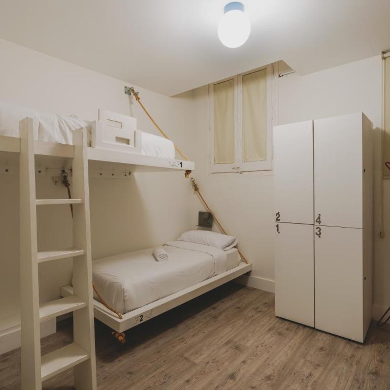 Piulet Hostel - Bed in 4-Bed Female Dormitory Room - 2