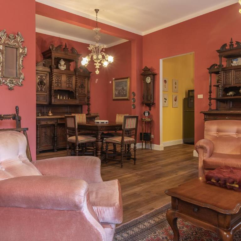 GuestHost - The House of Harry Potter and a Love Story - Three-Bedroom Apartment - 27