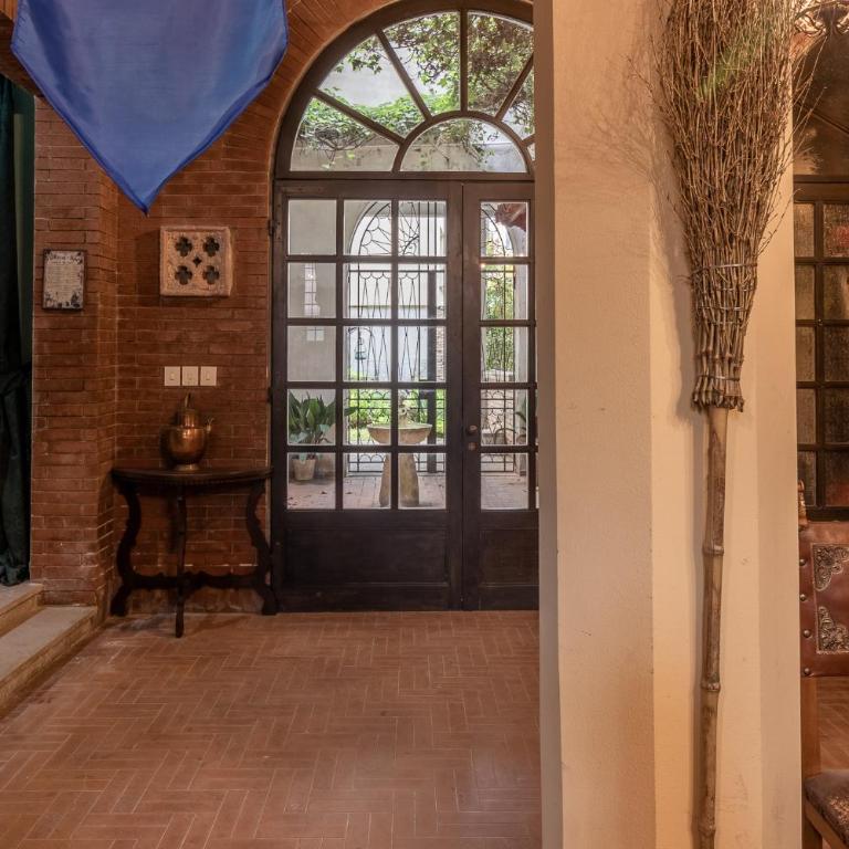 GuestHost - The House of Harry Potter and a Love Story - Three-Bedroom Apartment - 88