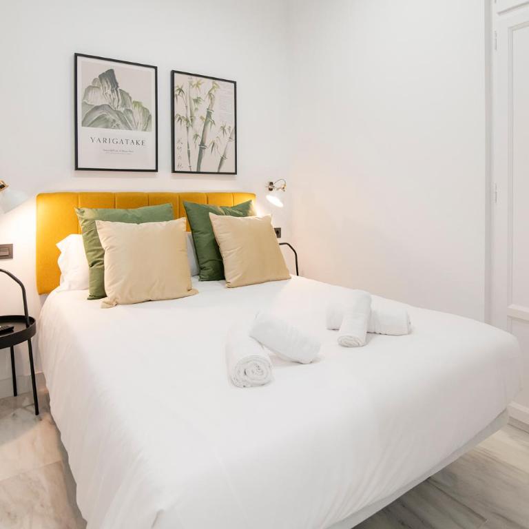 Granadi Apartamentos - Three-Bedroom Standard Apartment - 6