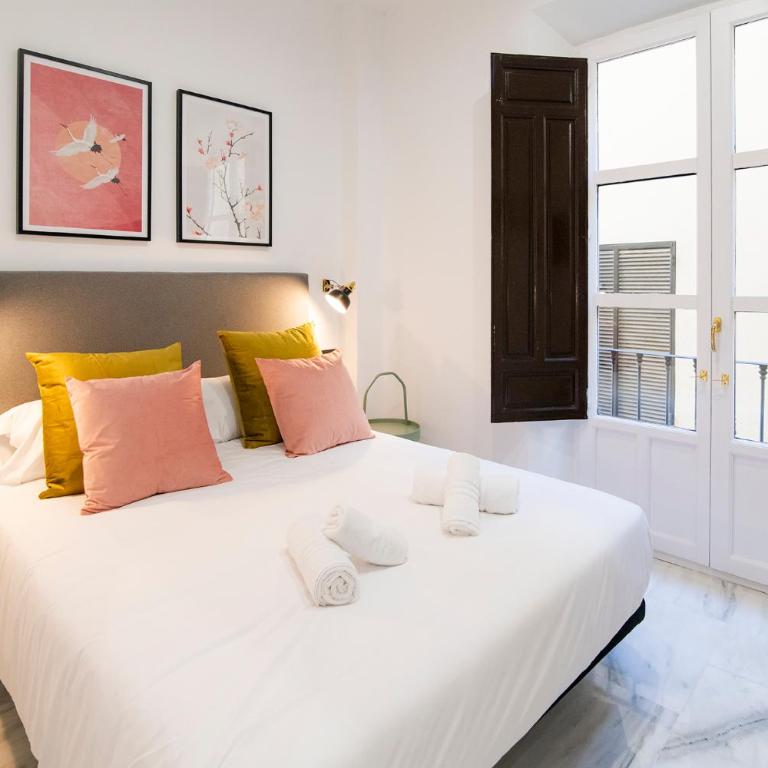 Granadi Apartamentos - Three-Bedroom Standard Apartment - 8