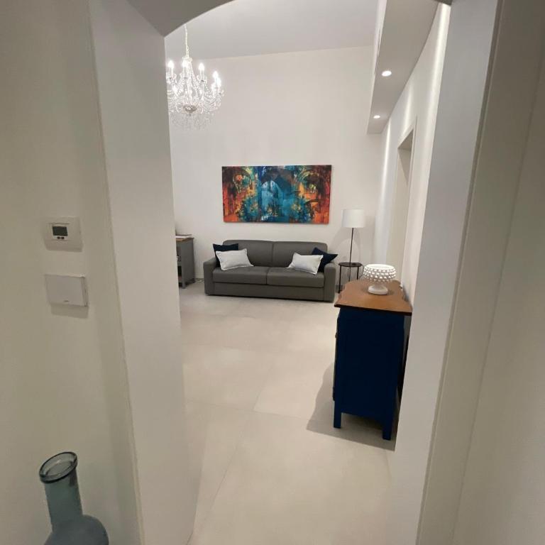Palazzo Boccapianola - Apartment with Balcony - 6