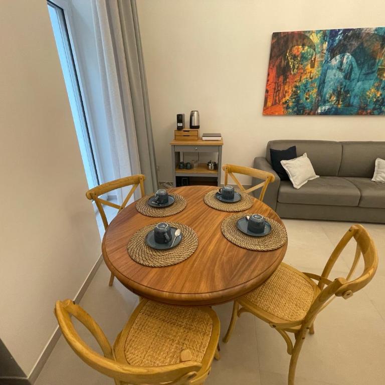 Palazzo Boccapianola - Apartment with Balcony - 10