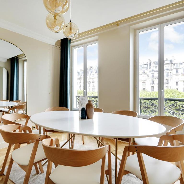 Pick A Flat's Apartment in Invalides - Avenue de Breteuil - Appartement 3 Chambres - 5