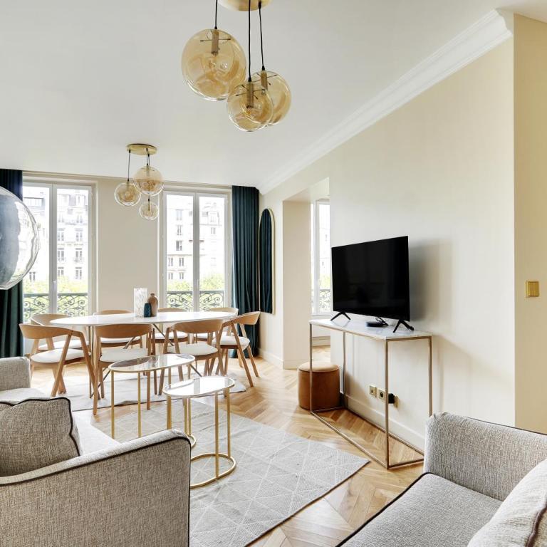 Pick A Flat's Apartment in Invalides - Avenue de Breteuil - Appartement 3 Chambres - 1