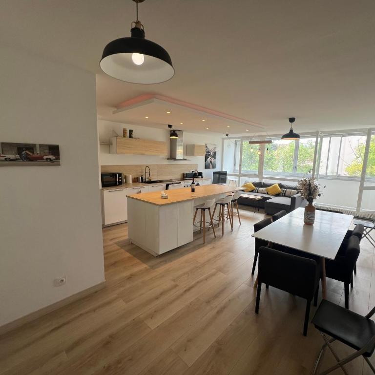 Appartement 6-8 personnes, accès direct à Lyon - Apartamento de 3 dormitorios - 2