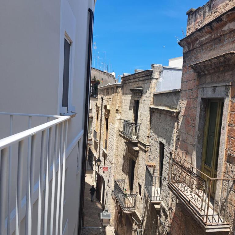 Palazzo Boccapianola - Apartment with Balcony - 16