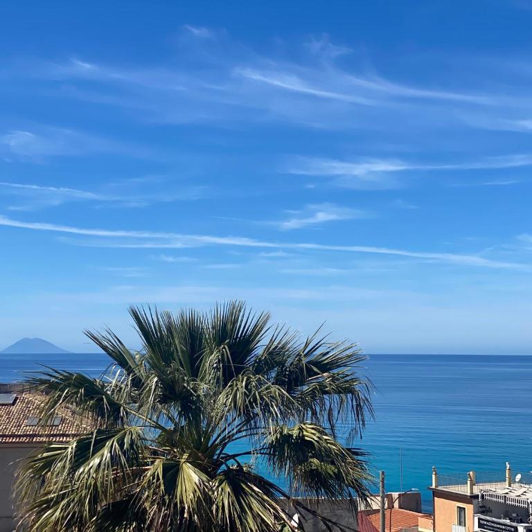 Holiday House Nuvola TROPEA CENTRO WIFI PARKING - Three-Bedroom Apartment - 49