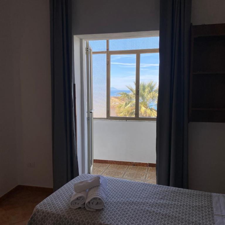Holiday House Nuvola TROPEA CENTRO WIFI PARKING - Three-Bedroom Apartment - 52
