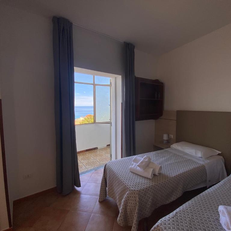 Holiday House Nuvola TROPEA CENTRO WIFI PARKING - Three-Bedroom Apartment - 59