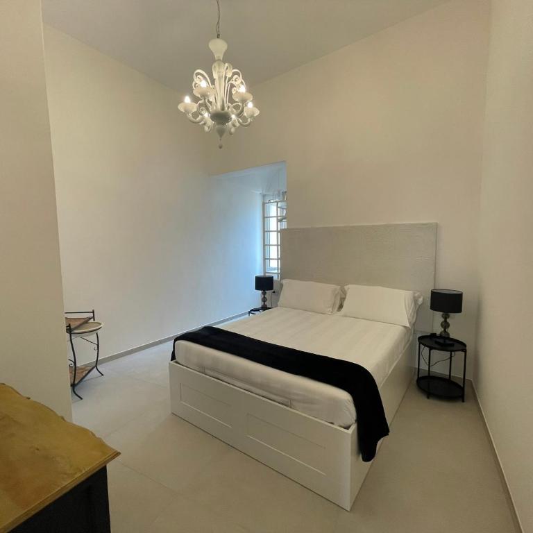 Palazzo Boccapianola - Apartment with Balcony - 19