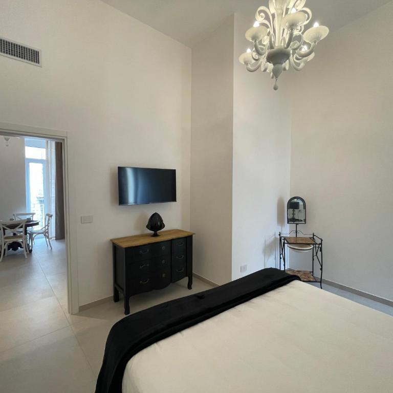 Palazzo Boccapianola - Apartment with Balcony - 18