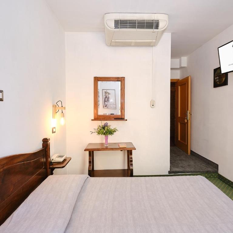 Albergo Della Posta - Camera Matrimoniale/Doppia con Letti Singoli - 4