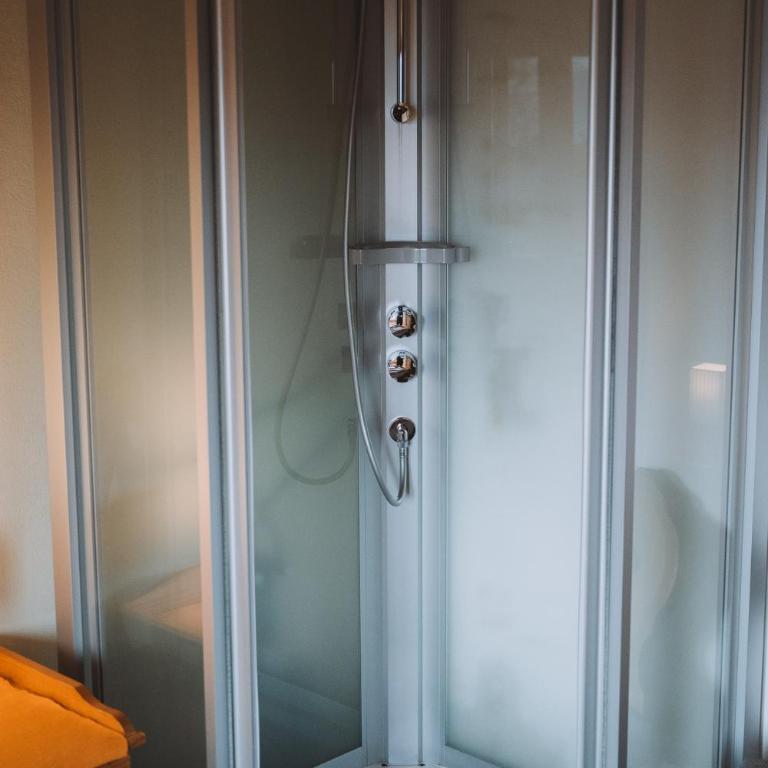 Berghotel Breitmoos - Double Room with Balcony, Shower in Room and Shared Toilet - 3