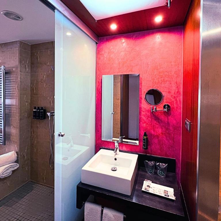 Num Hotel - Superior Double Room - 6