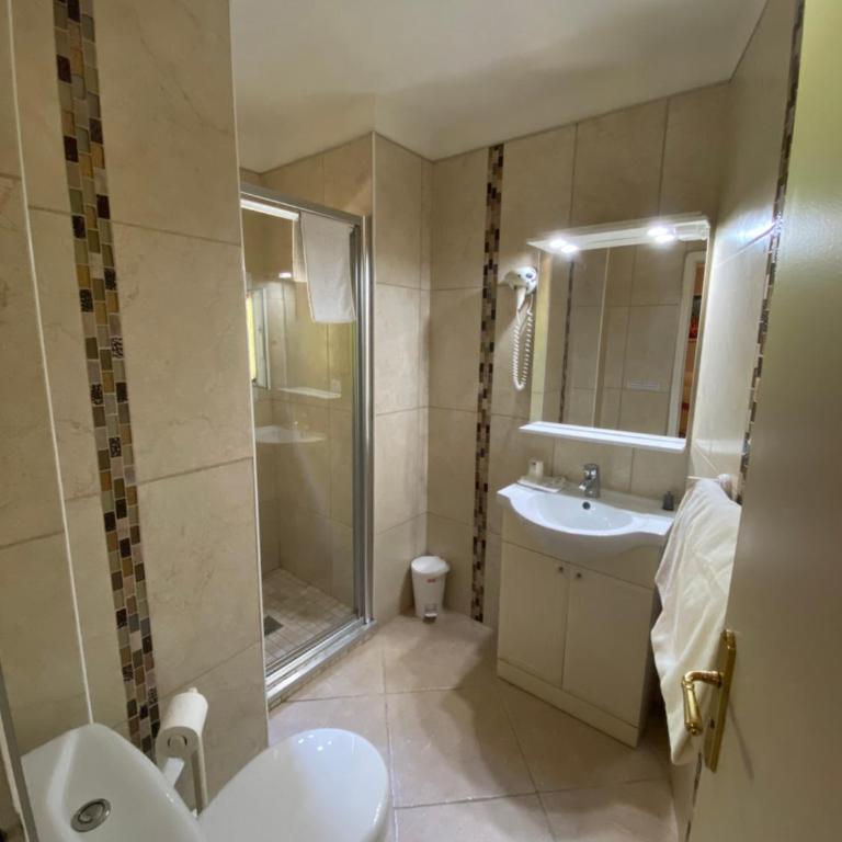 Les Belles Terrasses - Chambre Double Économique - 8