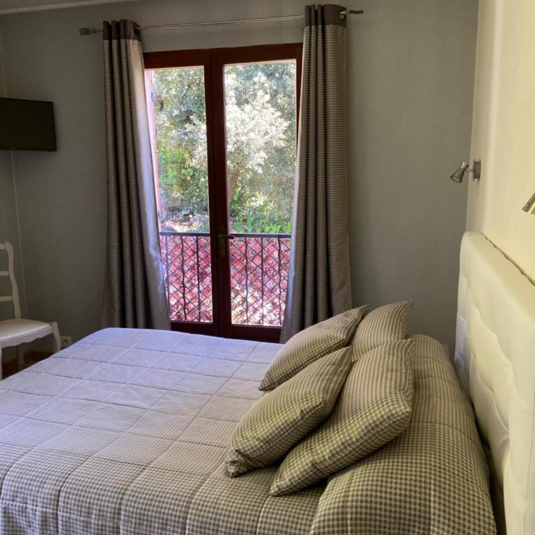 Les Belles Terrasses - Chambre Double - Vue sur Jardin - 4