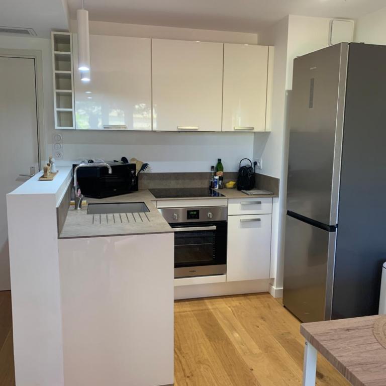 Beau T2 avec jardin Fréjus plage - Apartamento de 1 dormitorio - 12