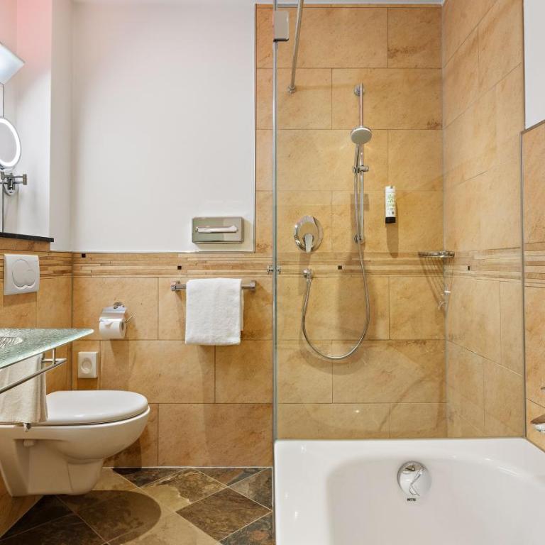 Hotel Deutsche Eiche - Habitación Doble con cama supletoria - 6