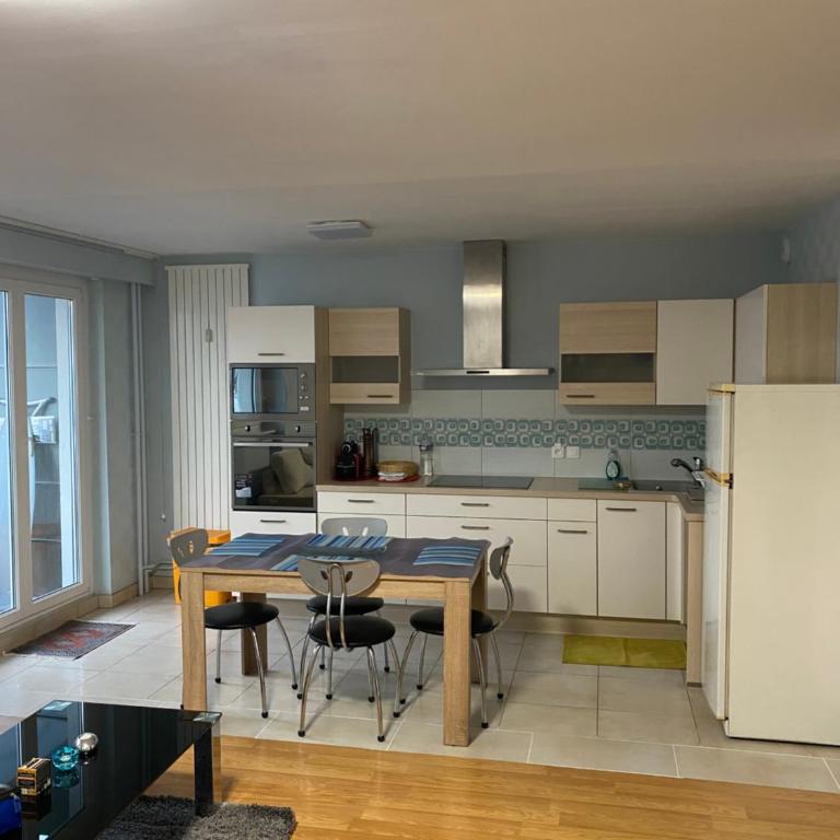 Charment F3 à 8 min de la gare à pied et 1 min du centre - Apartment mit 2 Schlafzimmern - 4