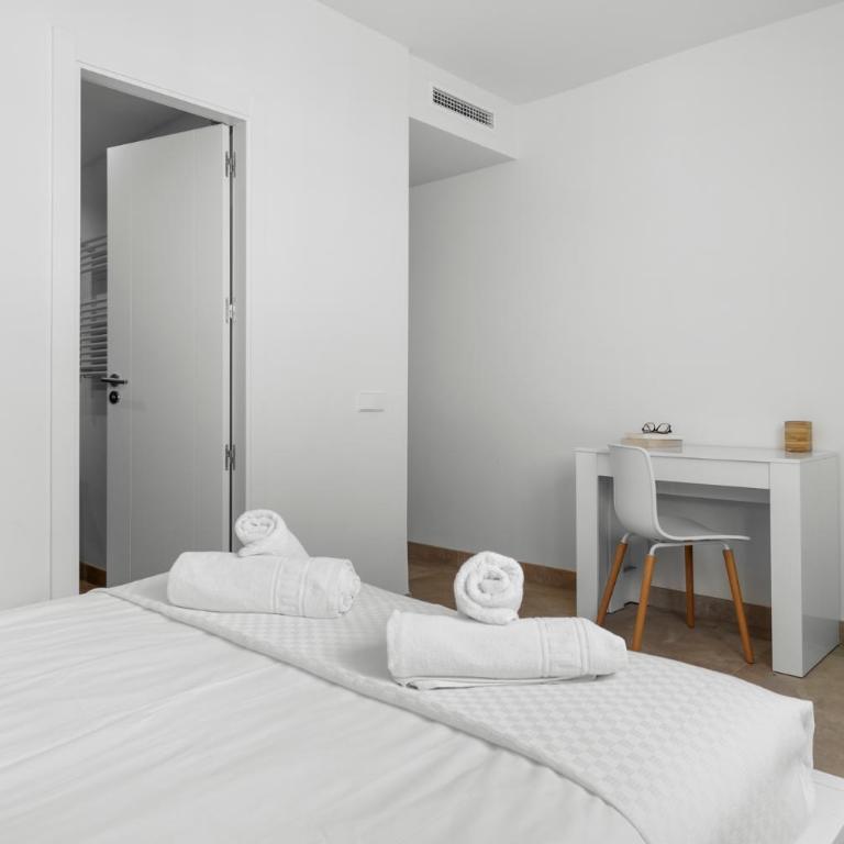 Infinity Pool apt by Costarentals - Ref M44 - Two-Bedroom Apartment - 2