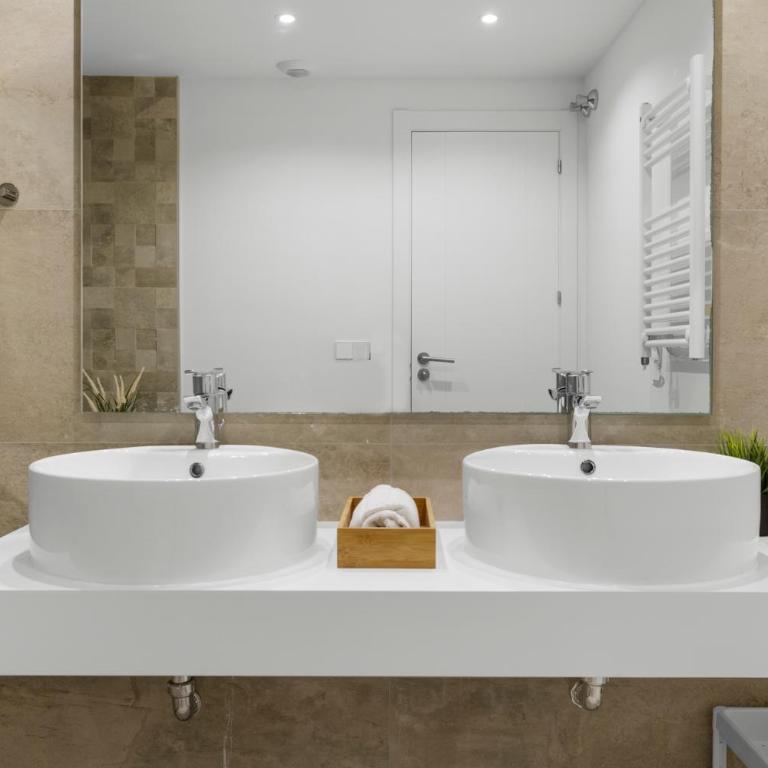 Infinity Pool apt by Costarentals - Ref M44 - Two-Bedroom Apartment - 6