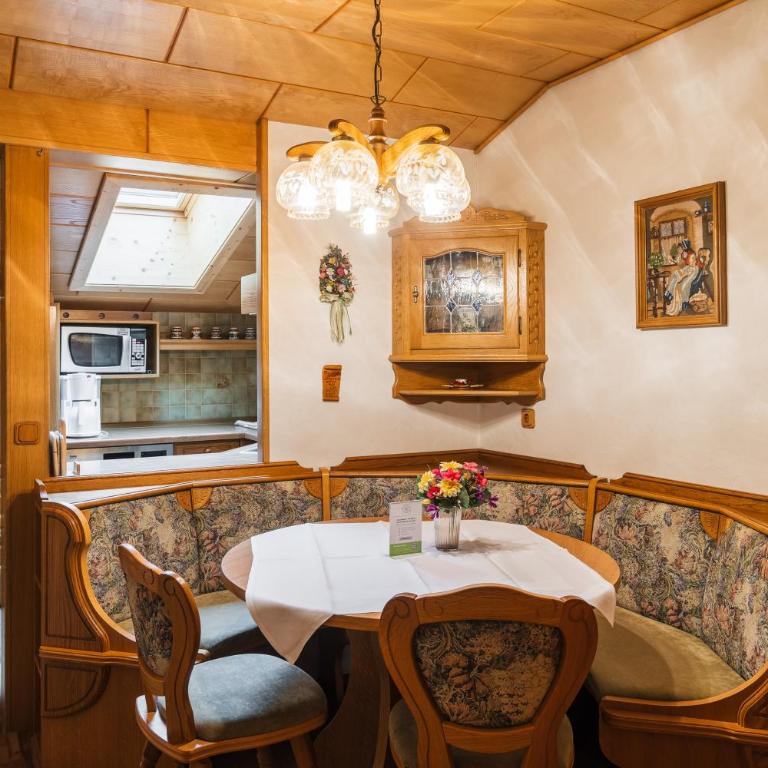 Appartementanlage Thermenblick SKI IN & SKI OUT - Apartment mit 2 Schlafzimmern und Balkon (2-5 Erwachsene) - 8