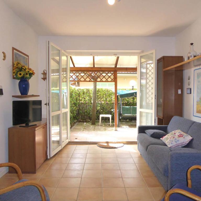 880 - Appartamento trilocale a Marcelli con portico e giardino, climatizzato - SPIAGGIA AL WHITE BEACH CLUB INCLUSA - Appartamento con 2 Camere da Letto - 5