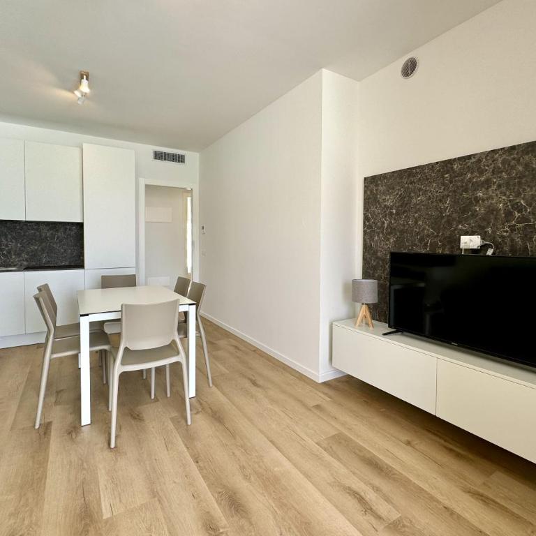 Residence Wave Island - Carraro Immobiliare - Family Apartments - Appartamento con 2 Camere da Letto e Vista Piscina - 19
